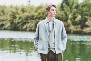 いつものアウター代わりにスエードのシャツジャケットを