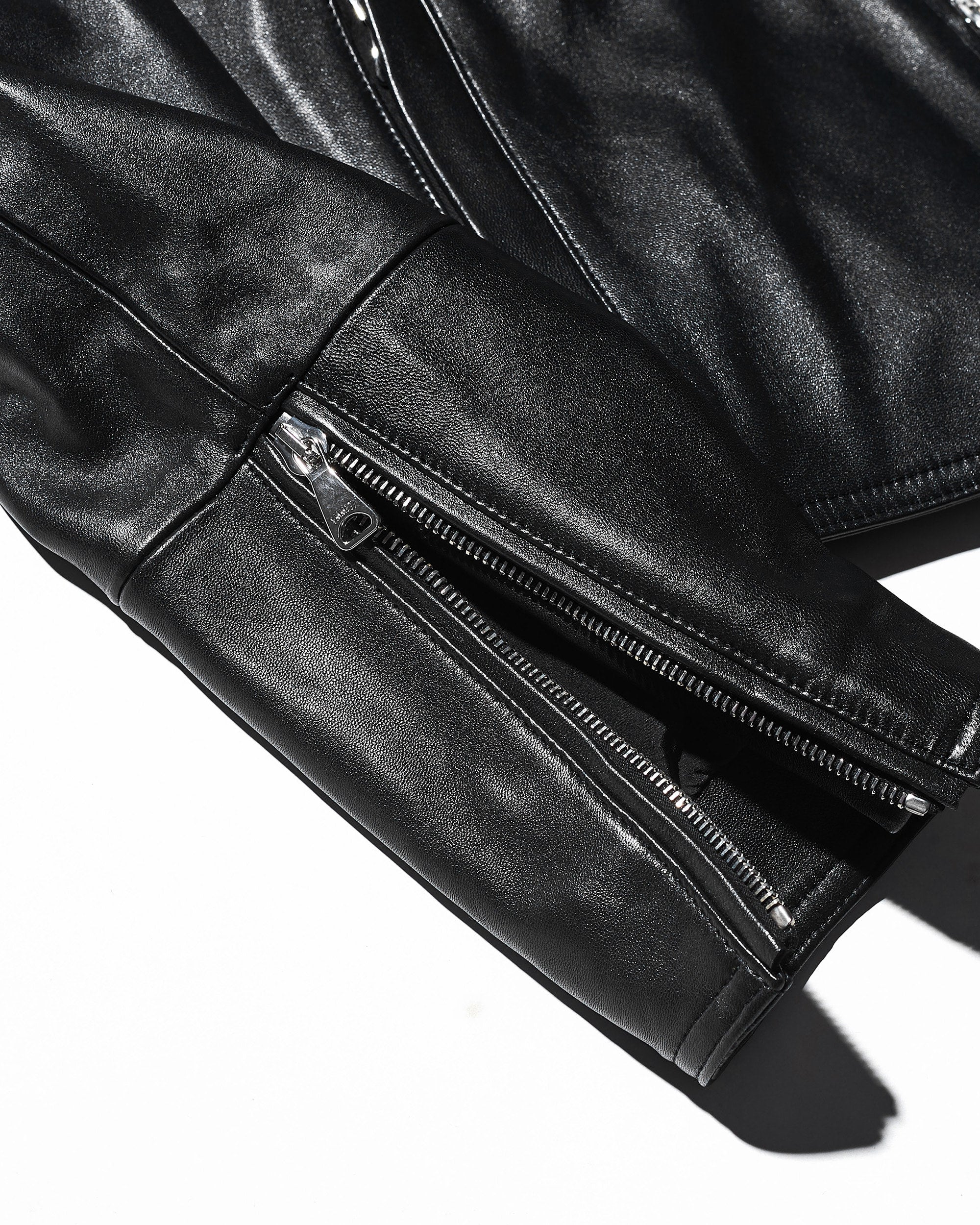 H UOMO(アッカウォモ) シルバーZIP ナッパチェラータ ラムレザーシングルライダース /ブラック