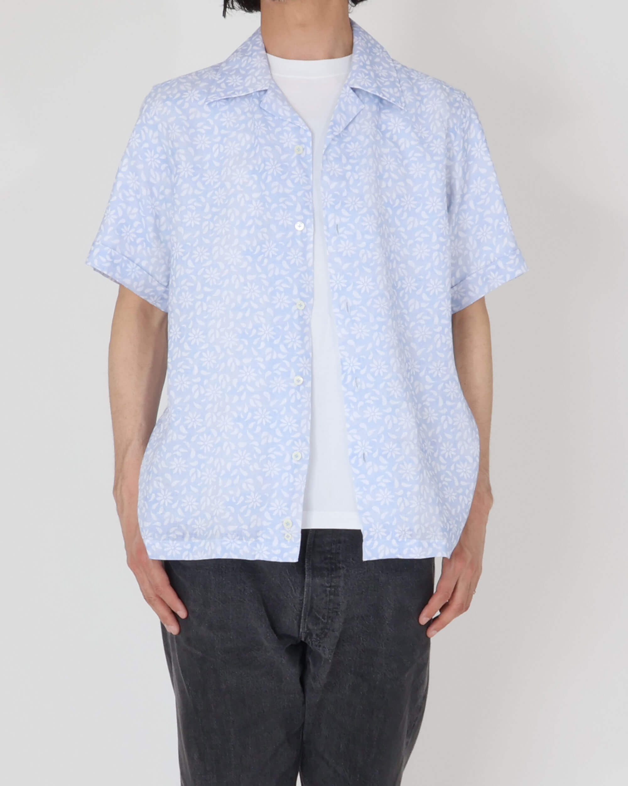 Camicia in cotone botanico a maniche corte con colletto aperto / HAWAII / Blu
