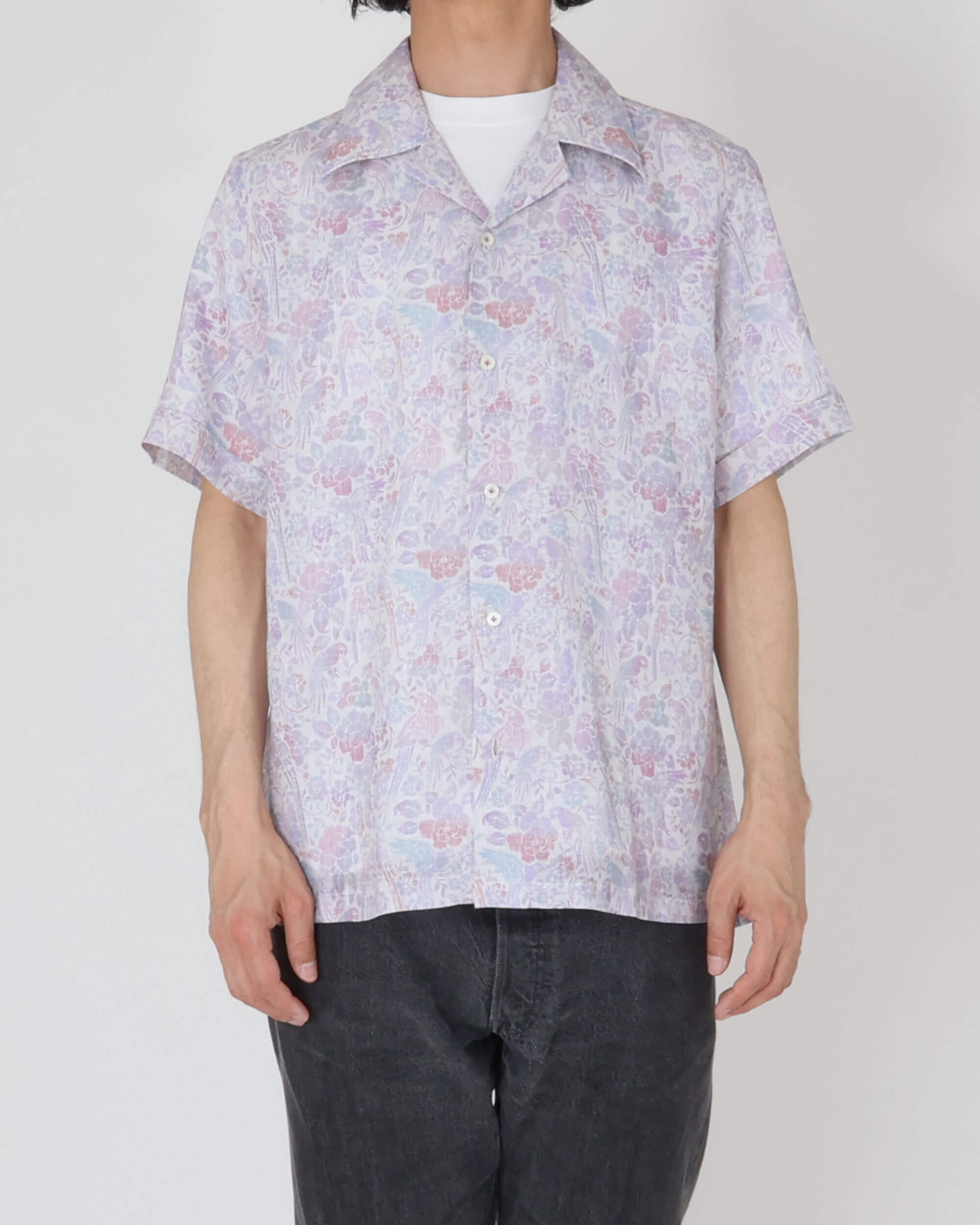 Camicia in cotone con colletto aperto a maniche corte, stampa botanica / HAWAII / Oliva