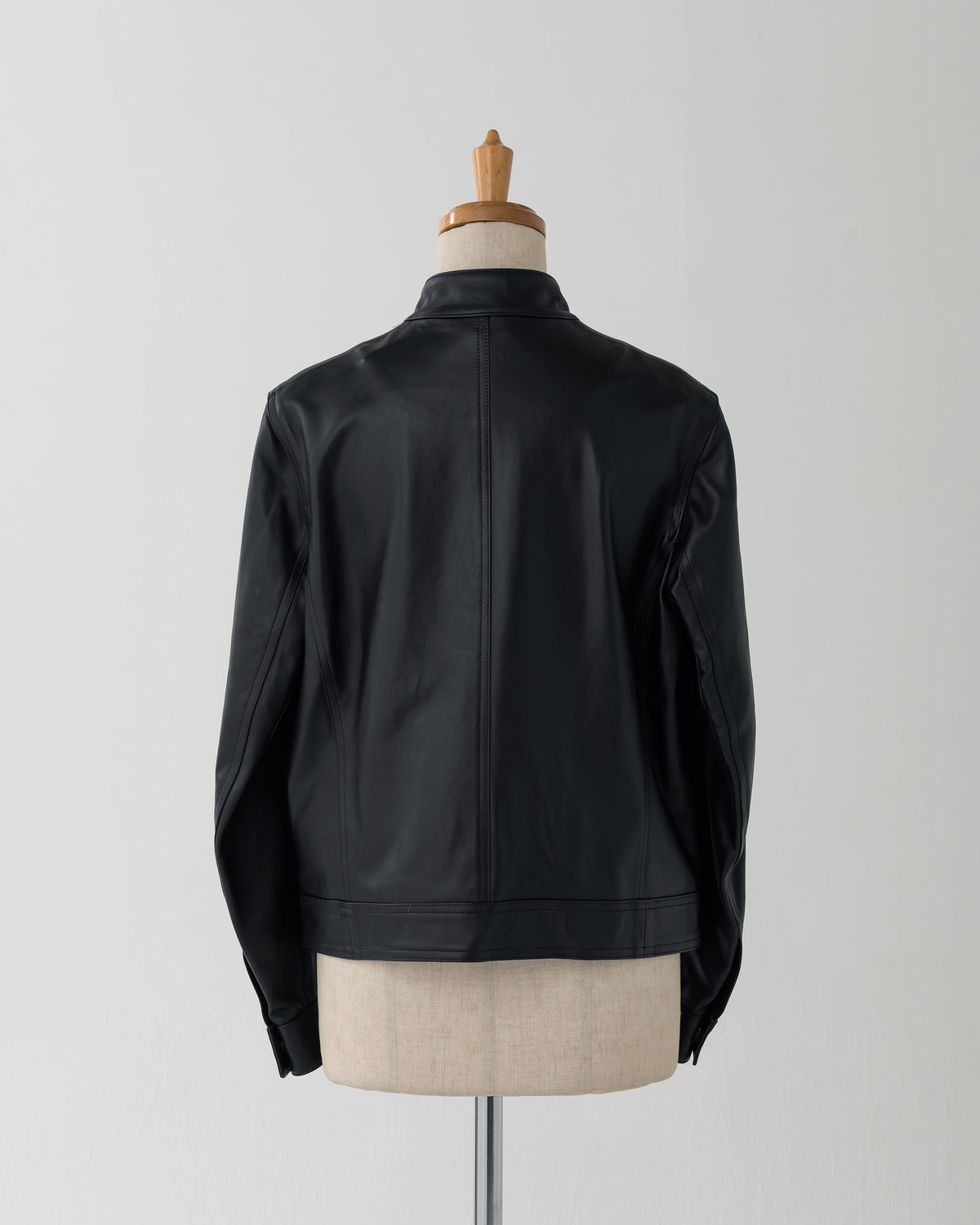 JURI DONNA (Yuri Donna) Giacca da motociclista singola in pelle di agnello Nappa Cerata con zip color canna di fucile / Nera