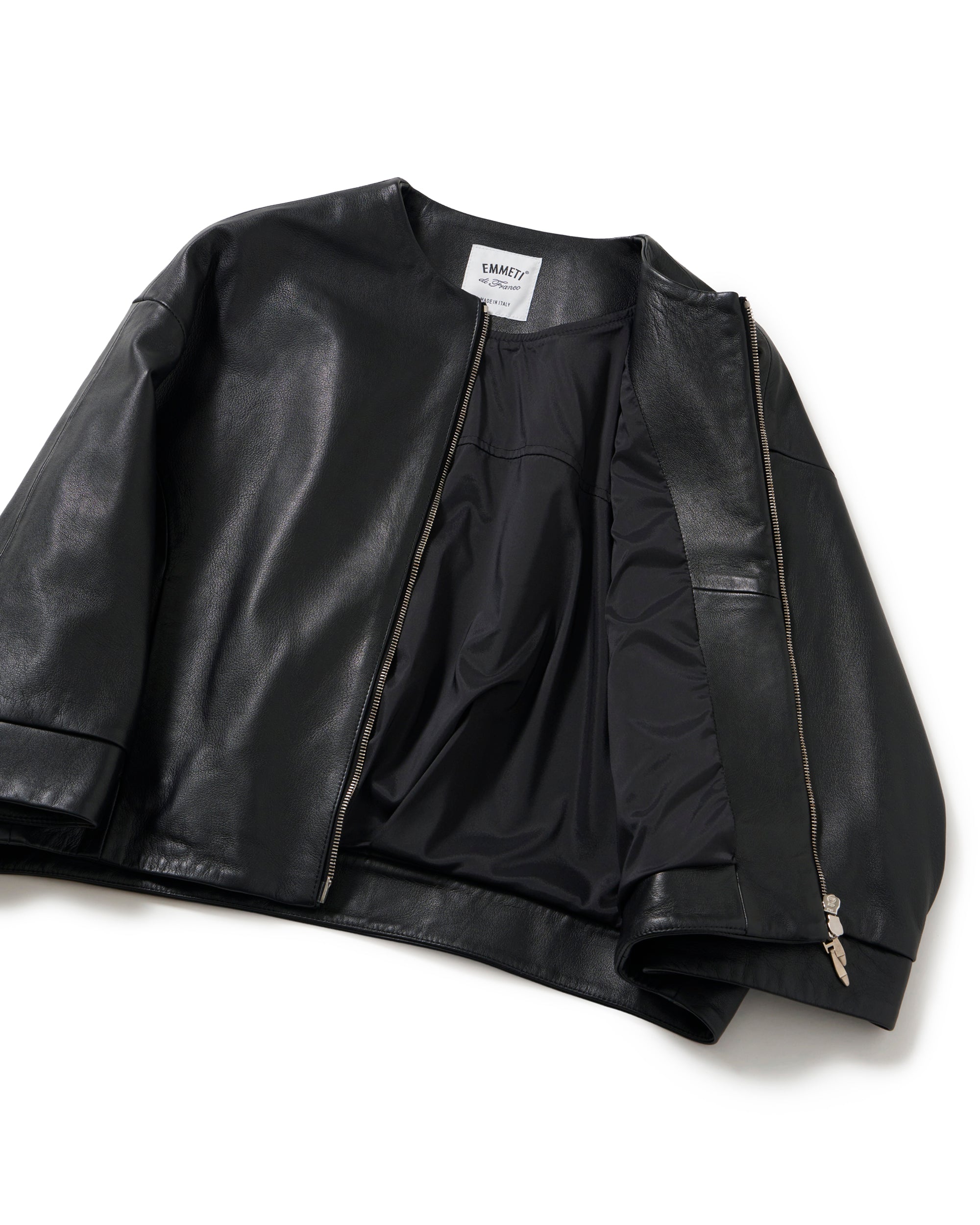 TILLY(ティリー) シルバーZIP ナッパチェラータ ラムレザーノーカラーショートブルゾン / ブラック