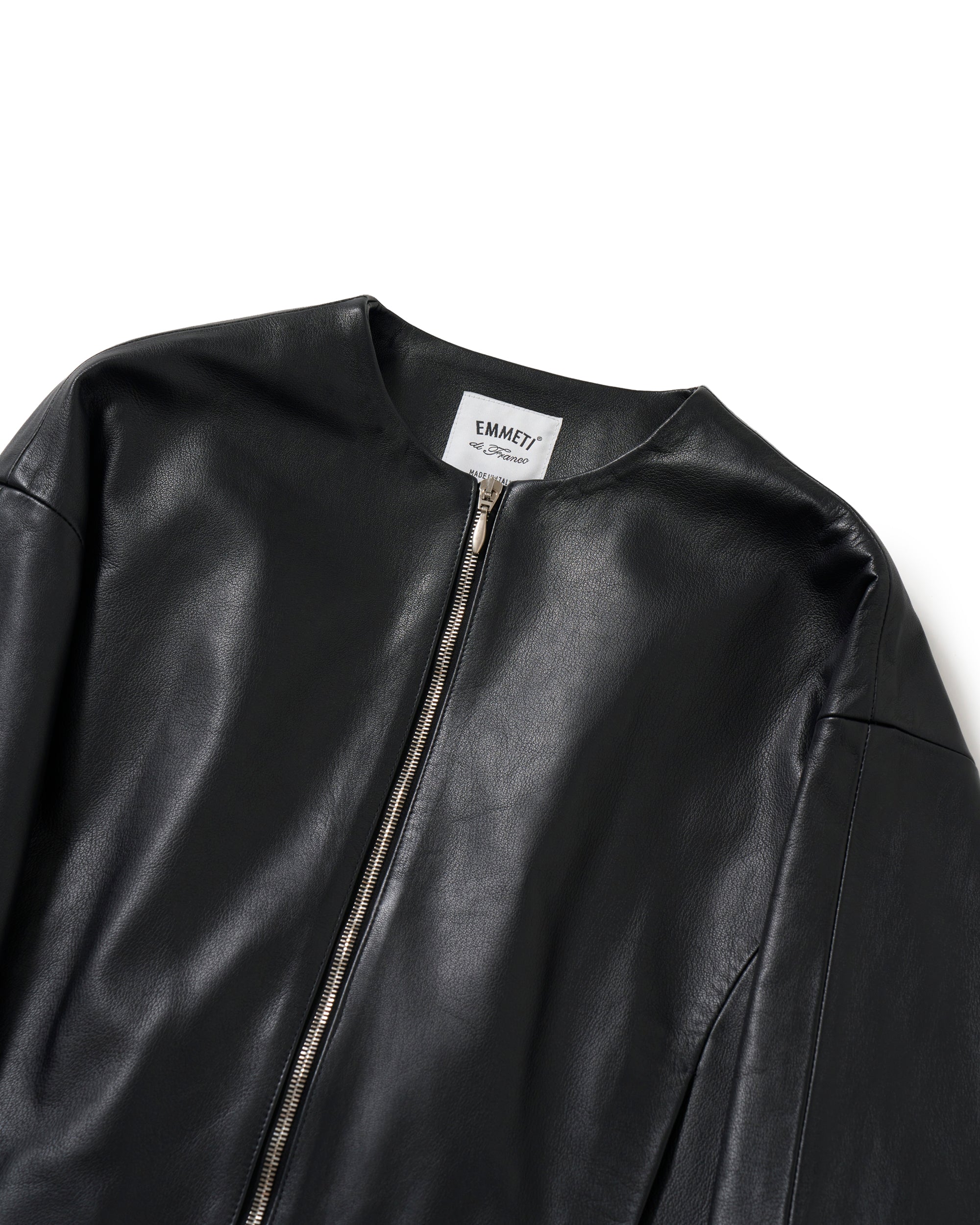 TILLY(ティリー) シルバーZIP ナッパチェラータ ラムレザーノーカラーショートブルゾン / ブラック