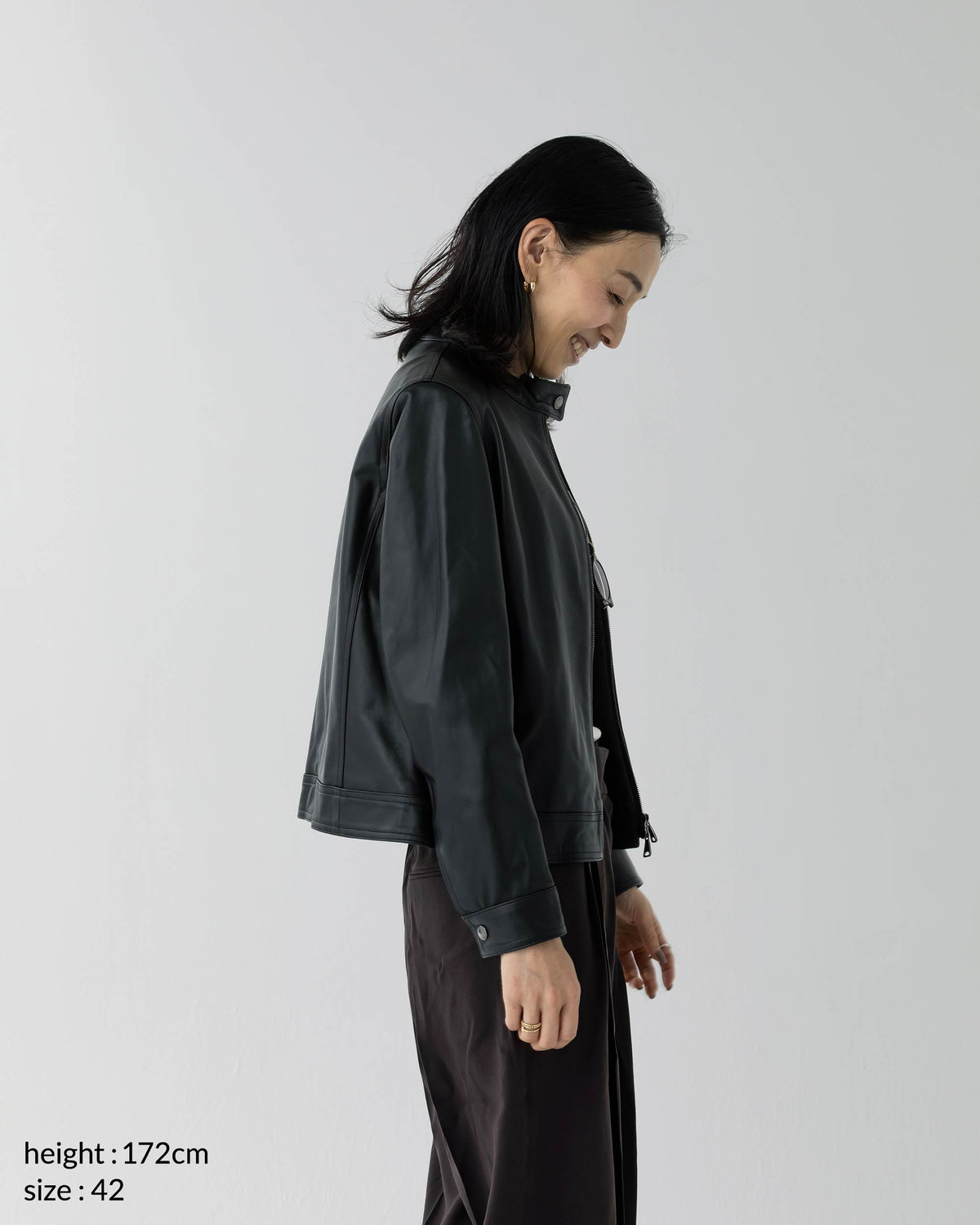 JURI DONNA (ユリ ドンナ) Giubbotto biker singolo in nappa cerata, pelle di agnello, con zip argento / Nero