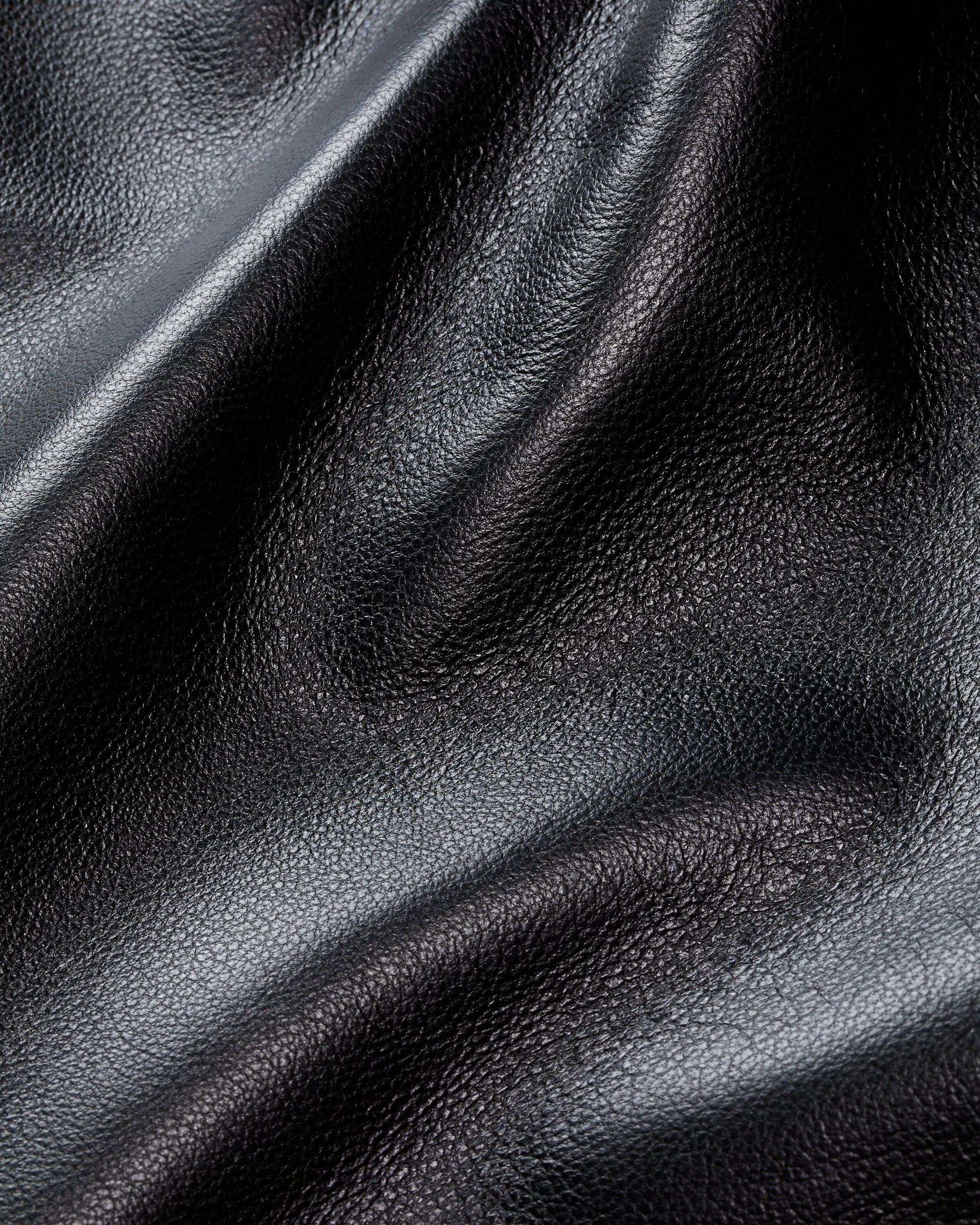 TILLY（ティリー） シルバーZIP　ナッパチェラータ ラムレザーノーカラーショートブルゾン / ブラック