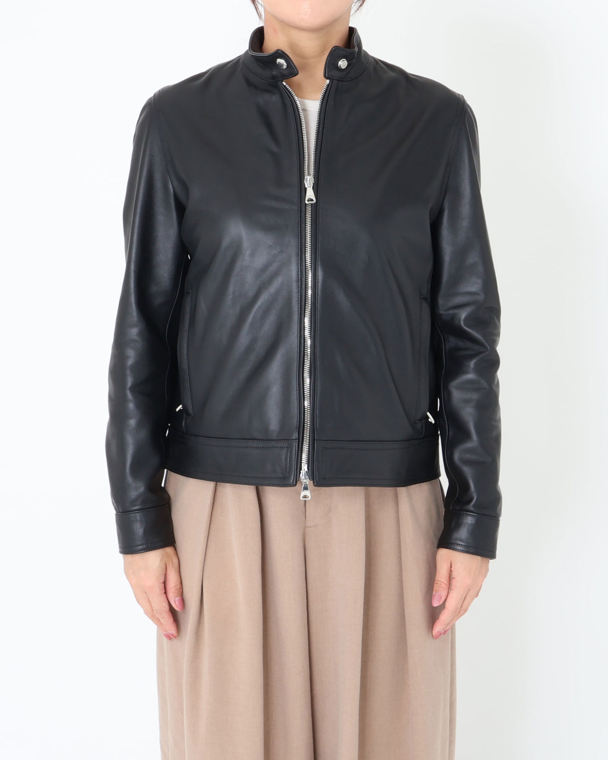 JURI DONNA (ユリ ドンナ) Giubbotto biker singolo in nappa cerata, pelle di agnello, con zip argento / Nero